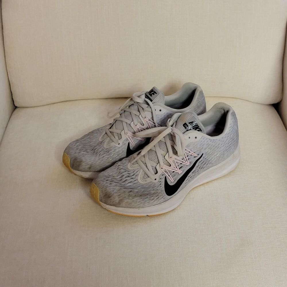 Nike Women's Grey and Pink Trainers